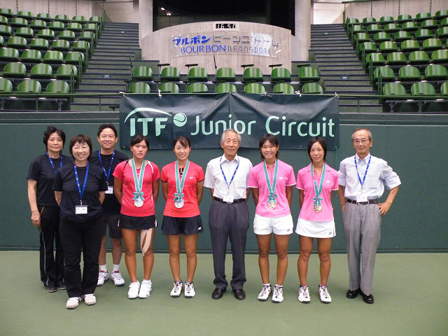 http://hyogo-tennis-as.com/girl2.jpg